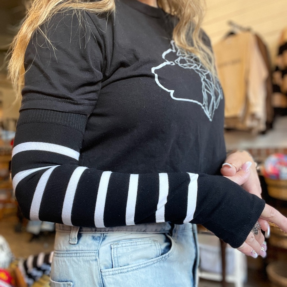 Black and White Striped Sleeve